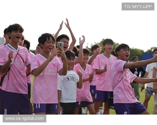 石泉十美球队足球风采展现助力地方体育发展和青少年成长